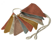 Load image into Gallery viewer, Garland, 10 flags - Multi