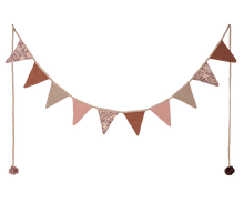 Load image into Gallery viewer, Garland - Rose