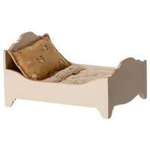 Load image into Gallery viewer, Bed, Mouse - Off white