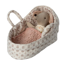 Load image into Gallery viewer, Carrycot, Baby mouse

