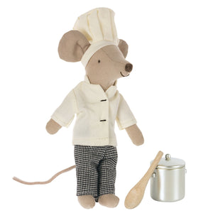 Chef mouse with soup pot and spoon