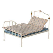 Load image into Gallery viewer, Vintage bed, Mouse - Off white