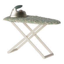 Load image into Gallery viewer, Iron and ironing board, Mouse

