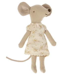 Nightgown for big sister mouse