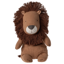 Load image into Gallery viewer, Safari friends, Lion, Medium
