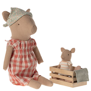 Pig, Baby in box - Girl
