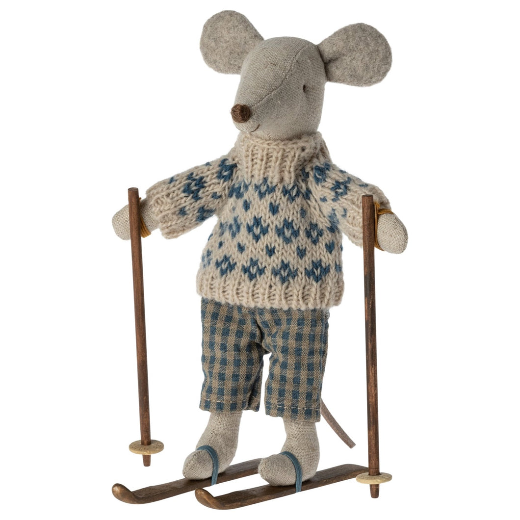 Winter mouse with ski set, Dad