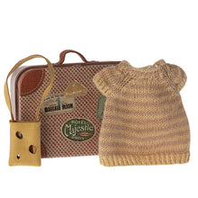 Load image into Gallery viewer, Knitted dress and bag in suitcase, Big sister mouse

