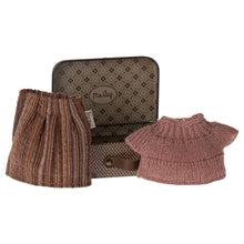 Load image into Gallery viewer, Knitted blouse and skirt in suitcase, Grandma mouse
