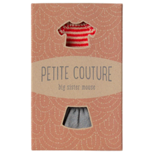 Load image into Gallery viewer, Knitted sweater and skirt, Big sister mouse

