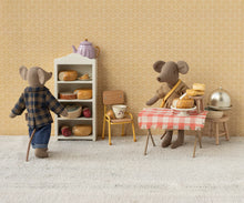 Load image into Gallery viewer, Mum mouse - Light brown
