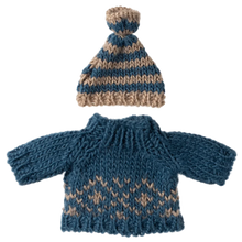 Load image into Gallery viewer, Knitted sweater and hat, Dad mouse
