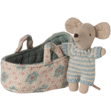 Load image into Gallery viewer, Baby mouse in carry cot - Blue
