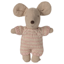Load image into Gallery viewer, Baby mouse in carry cot - Rose
