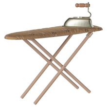 Load image into Gallery viewer, Iron and ironing board, Miniature - Powder
