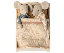Load image into Gallery viewer, Bed, Mouse - Off white
