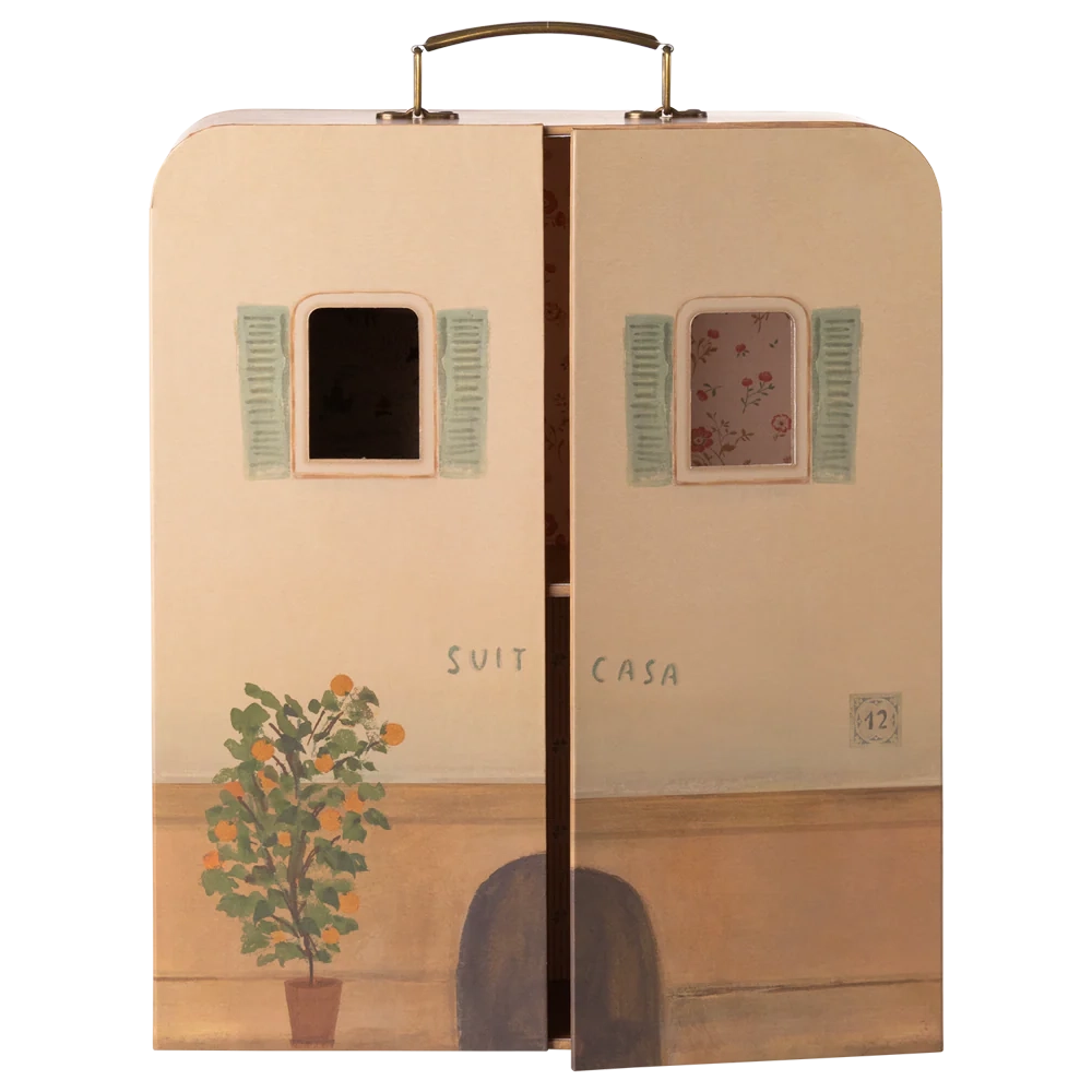 SuitCasa, Μικρή αδελφή και μικρός αδελφός ποντίκι