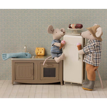 Load image into Gallery viewer, Clothes, Granddad mouse
