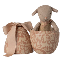 Load image into Gallery viewer, Easter egg with micro lamb, Small - Powder
