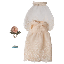Load image into Gallery viewer, Wedding dress, Mum mouse
