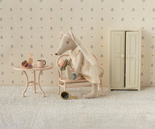 Load image into Gallery viewer, Wedding dress, Mum mouse
