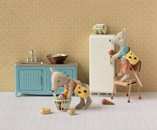 Load image into Gallery viewer, Clothes and bag, Little sister mouse

