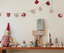 Load image into Gallery viewer, Christmas garland
