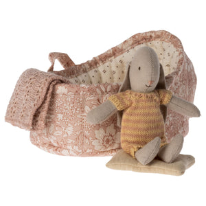 Rabbit in carry cot, Micro