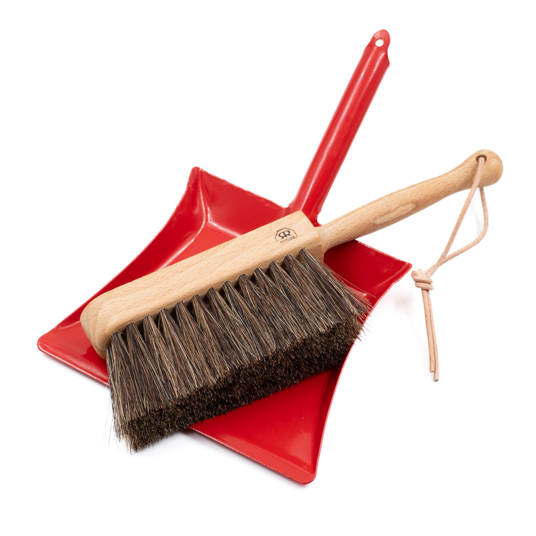 Children’s dustpan and brush