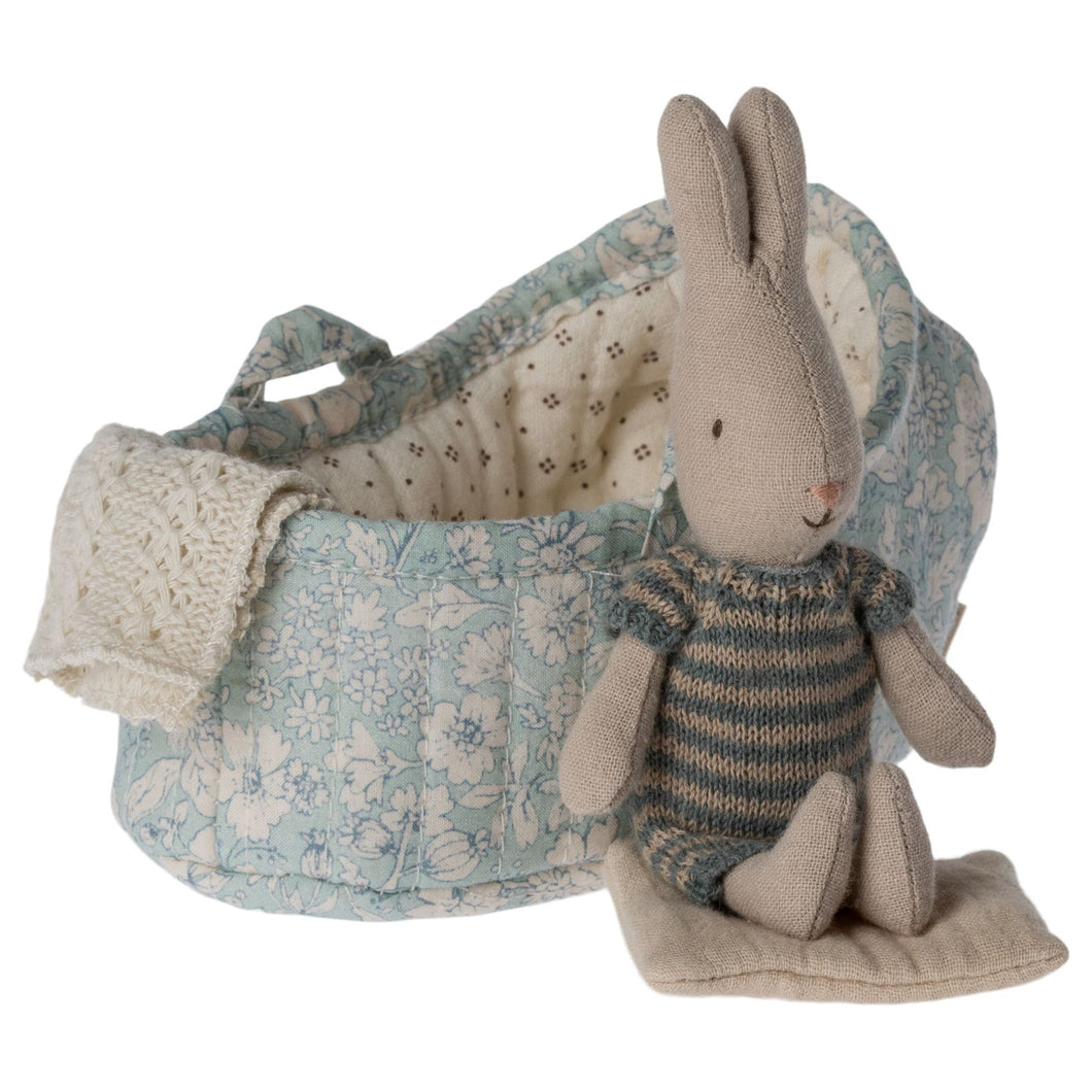 Rabbit in carry cot, Micro