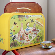 Load image into Gallery viewer, Metal tea set and suitcase
