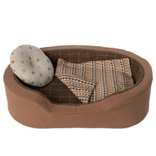 Load image into Gallery viewer, Dog basket, Brown
