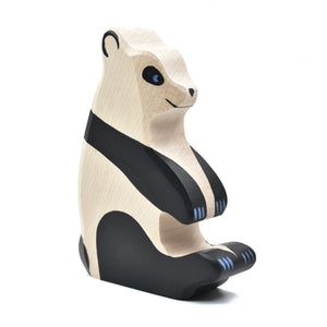 Panda bear, sitting