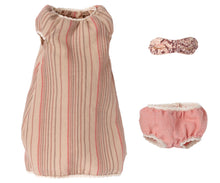 Load image into Gallery viewer, Medium mouse, Nightgown
