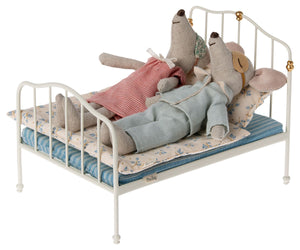 Vintage bed, Mouse - Off white