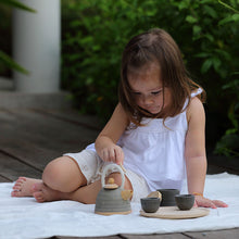 Load image into Gallery viewer, Classic Oriental Tea Set
