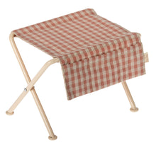 Load image into Gallery viewer, Nursery table
